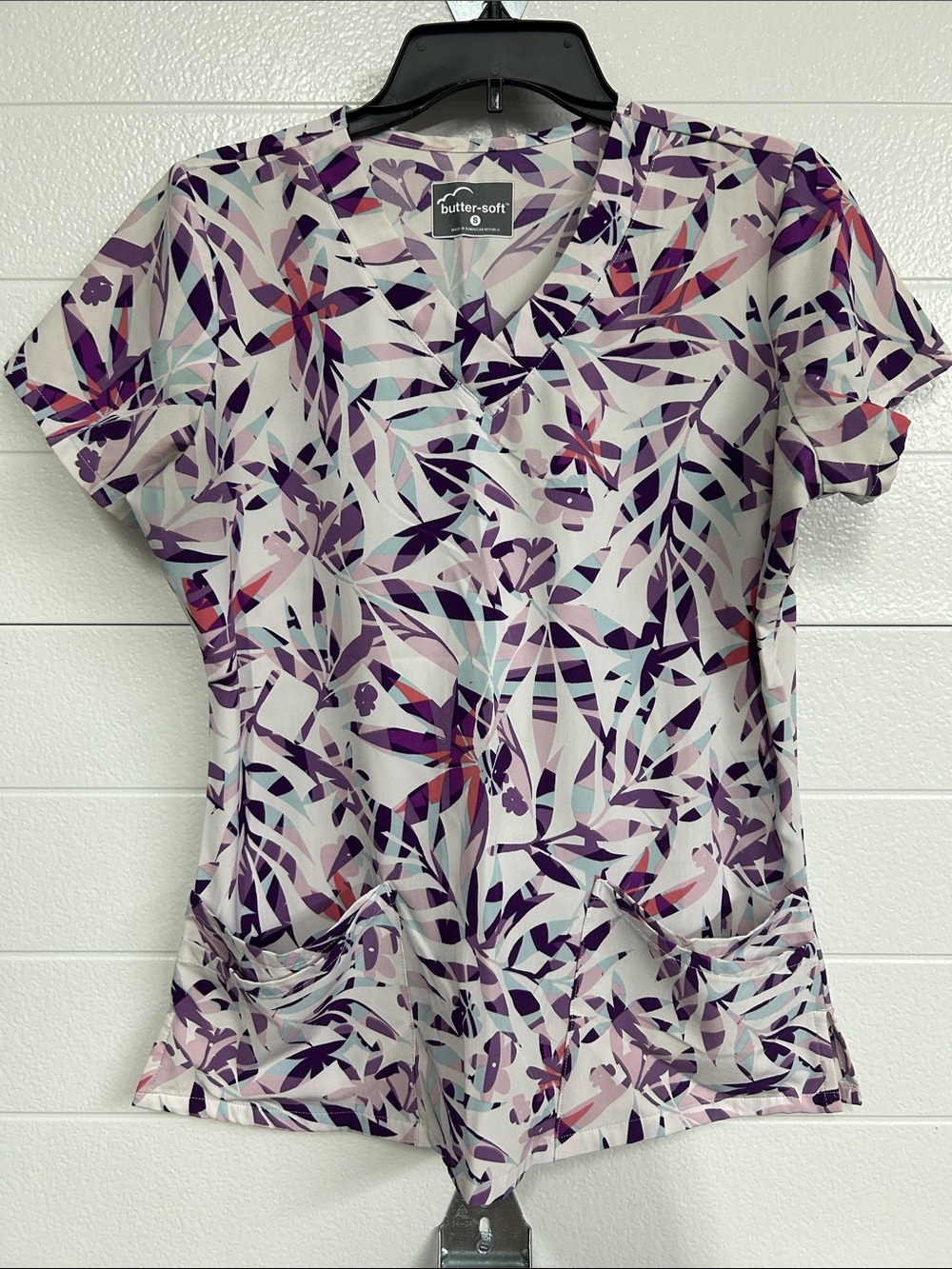 Butter-Soft V-Neck Tunic Top in Purple Leaf Print